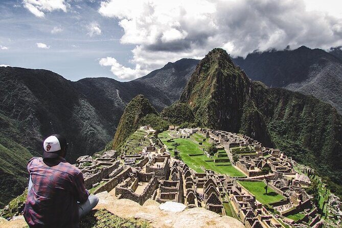 Machu Picchu Tour by Train - Lunch in Aguas Calientes: use the hour well