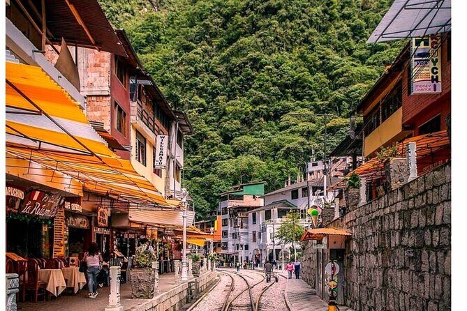 Machu Picchu Tour in 2 Days and 1 Night - Visit with Private Guide - Aguas Calientes in the afternoon: slow down and walk it