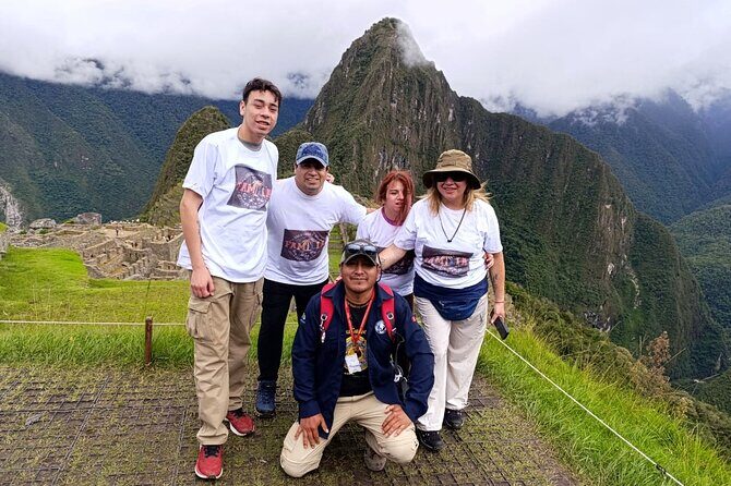 Machupicchu 1 Day Tour from Cusco - Inside Machu Picchu: more than two hours with a bilingual guide