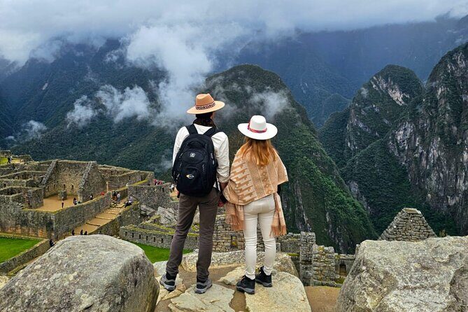 Machupicchu 1 Day Tour from Cusco - Ollantaytambo train at 6:30am: the calm before Machu Picchu