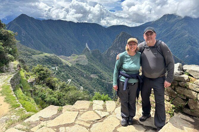 Machupicchu Inca Trail 2D/1N in Hotel & Return on Panoramic Train - Day 1 hike: Chachabamba to Wiñay Wayna with lunch where the trail feels real