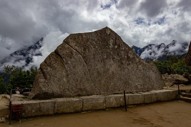 MachuPicchu Private Full Day Tour by Vistadome train from Cusco - Guide Quality: When the Coordination Works, It Feels Effortless