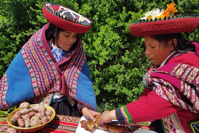 Meet Quechua people, food & traditions - Driver and Escort: The Work Behind the Scenes