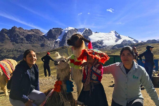 Mountain of Colors – Guide, transportation and lunch included - The big part: climbing Vinicunca with altitude and cold in mind