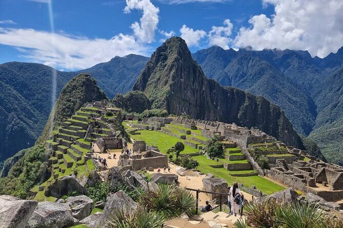 One-day group excursion to Machu Picchu from Cusco - Entering Machu Picchu with a real guide