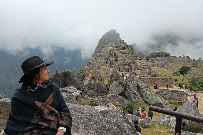 One-day visit to Machu Picchu by luxurious Vistadome train. - The Vistadome or Panoramic train ride: views that make the hours fly