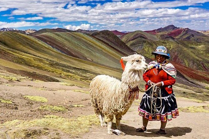 Palccoyo Rainbow Mountain – Exclusive Private Tour, Easier Hike - The very early Cusco morning: when the day actually starts