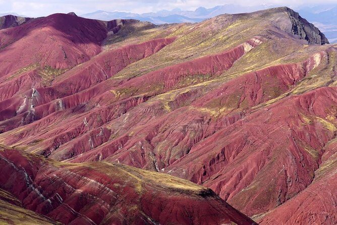 Palccoyo Rainbow Mountain Tour - 1 Day - Huaynas Expeditions - Cañón de los Espejos Turquesa de Muñapata: The Calm Ending