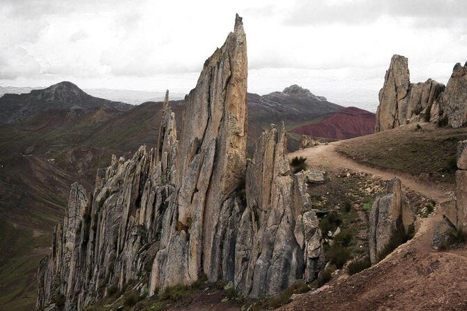 Palccoyo Rainbow Mountain tour in a group - Palccoyo pass: the 40–50 minute uphill that leads to three rainbow peaks