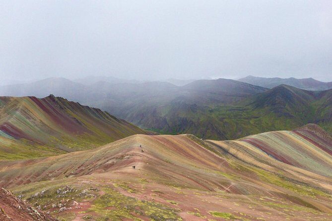 Palccoyo Rainbow Mountain tour in a group - The long morning drive and altitude reality check