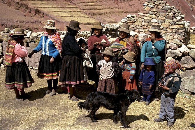 Palccoyo Rainbow Mountain Tour - Private Day Trek - Your Walk at Palccoyo: 10 Minutes to Gear Up, Then 30–40 to the Viewpoint