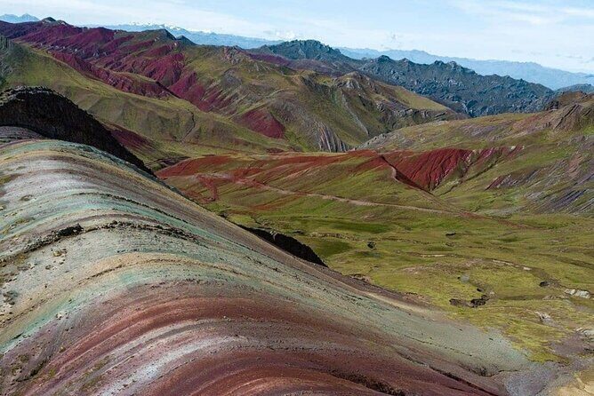 Palcoyo Colored Mountain Tour, Ribbon with Alpacas - Palcoyo Pass: the 5,000m walk with llamas and alpacas