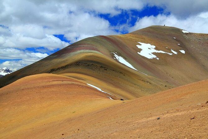 Palcoyo Rainbow Mountain Day Trip from Cusco – Easy Hike - Stop 2: Cerro Colorado and the short Tres Rainbows walk