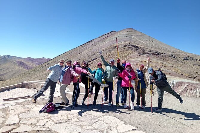 Palcoyo Rainbow Mountain Tour - Summit time: rainbow colors and Ausangate views