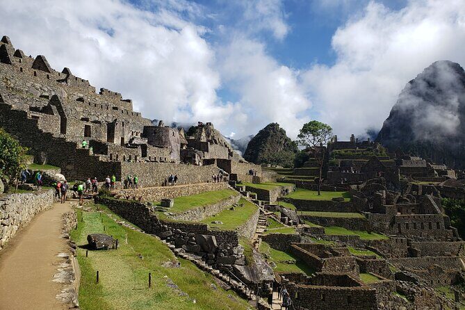 Private 4 Day Inca Trail Trek Tour to Machu Picchu - Day 4: the Sun Gate approach (Inti Punku) and your guided Machu Picchu visit