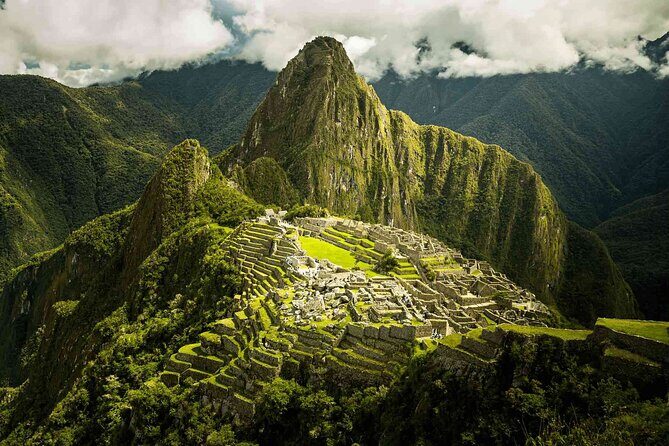 Private Full Day Tour to Machu Picchu - At Machu Picchu: what you actually do inside Santuario Historico