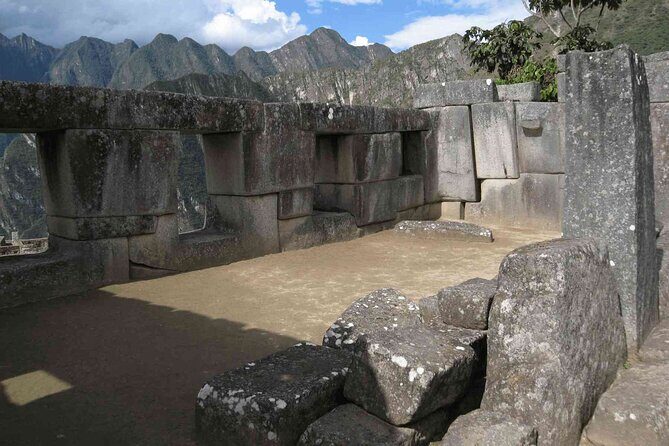 Private Full Day Tour to Machu Picchu - What’s included vs. not included: plan meals like an adult