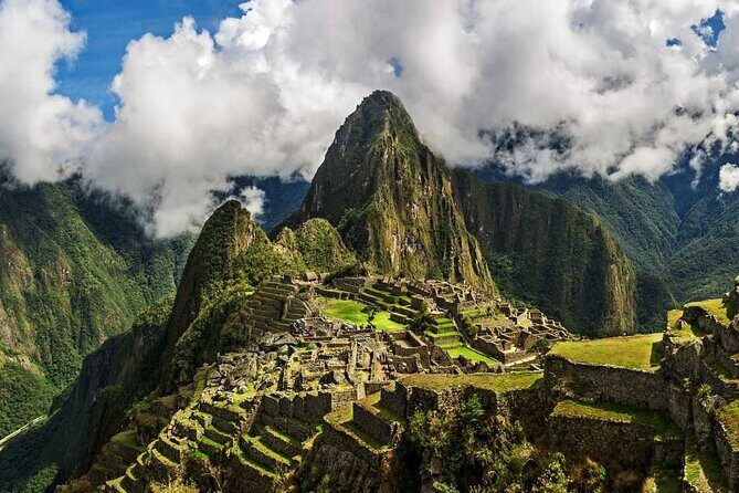Private Full Day Tour to Machu Picchu - Safety and comfort: oxygen and a first aid kit on board