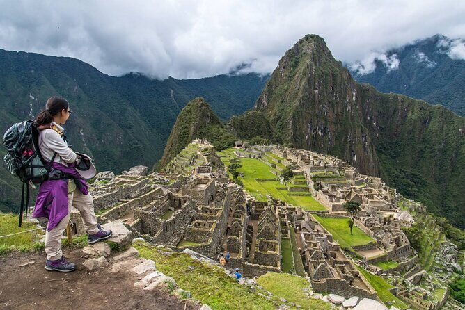 Private Luxury Machu Picchu Tour with Buffet Lunch - Cusco Morning: Meet at Plaza Regocijo and Head to Ollantaytambo