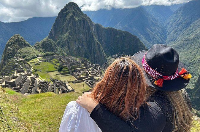Private Luxury Machu Picchu Tour with Buffet Lunch - Inside Machu Picchu: Private Guide, Key Sights, and Time to Breathe
