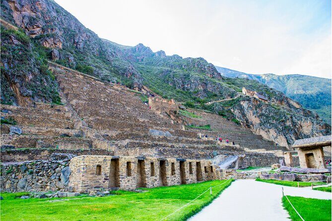 Private Tour 2 Days 1 Night Sacred Valley and Machupicchu by Train - Getting started in Cusco: pickup at 6:30 and a tight, clear schedule