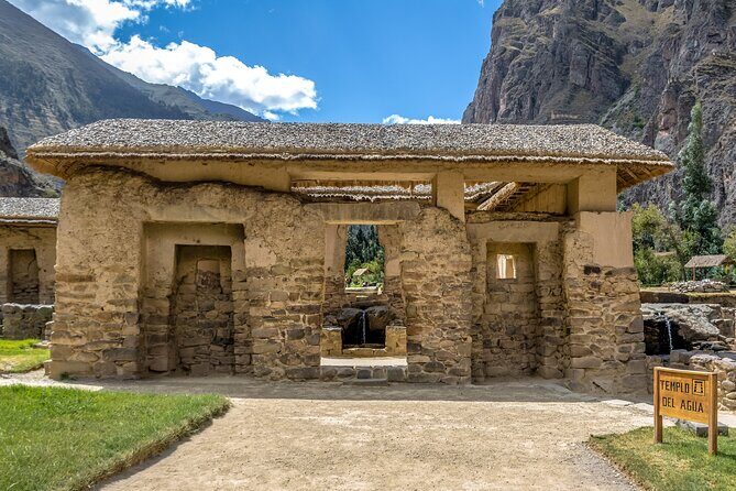 Private Tour 2 Days 1 Night Sacred Valley and Machupicchu by Train - Pisac Archaeological Zone and the artisan market side-by-side