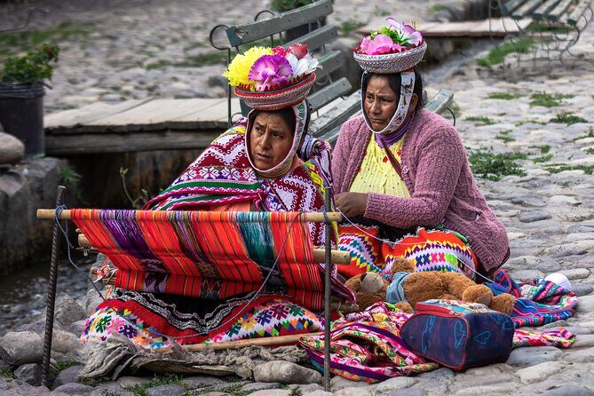 Private Tour 2 Days 1 Night Sacred Valley and Machupicchu by Train - Train to Aguas Calientes: a comfortable step into Machu Picchu’s world