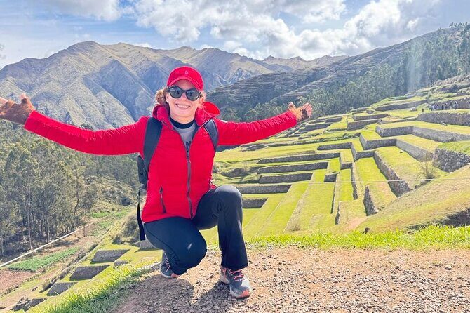 Private Tour Sacred Valley Vip Chinchero Ollantaytambo+lunch - Chinchero at 3,765 m: rainbow legend, mud-brick streets, and trapezoid niches