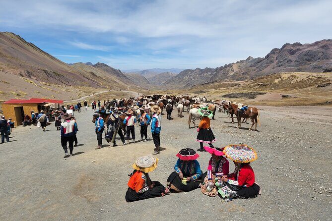 Private tour to Vinincunca Rainbow Mountain and Red Valley - Red Valley viewpoint: the extra 30 minutes that feels worth it