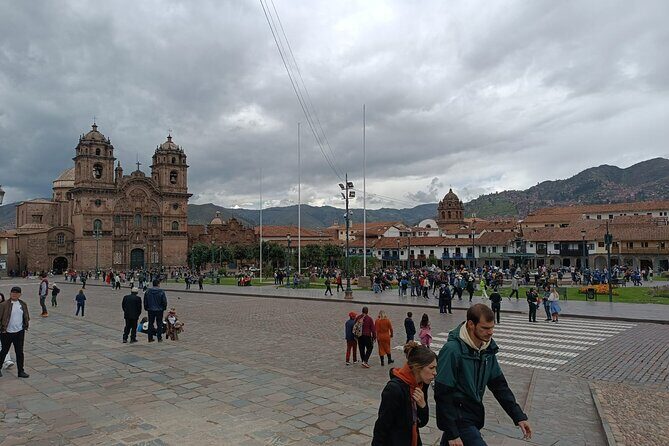 Private Transfer: Cusco Hotel to Airport - Service style: private means only your group rides together
