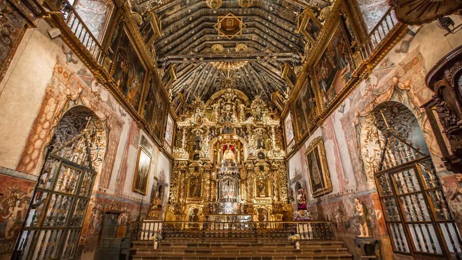 Puno: Route Of The Sun to Cusco with Lunch and Ticket Option - Raqchi Archaeological Park: Wiracocha and the Temple Remains