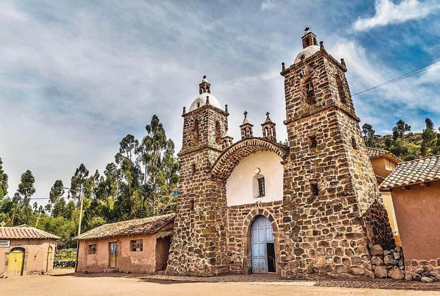 Puno: Route Of The Sun to Cusco with Lunch and Ticket Option - Andahuaylillas and San Pedro Apóstol: The Sistine Chapel Comparison