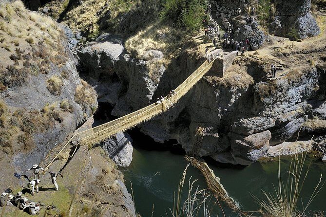 Q'eswachaka – Private Day Trip to the Last Inca Bridge - The four lagoons stop: why the quiet matters