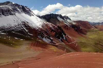 Rainbow Mountain - The hike from Phulawasipata to Vinicunca: colors, camelids, and canyons