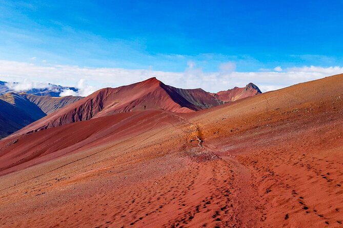 Rainbow Mountain and Red Valley one day Hike Private Tour - Walking up to Rainbow Mountain (Vinicunca): altitude plus thin-air strategy