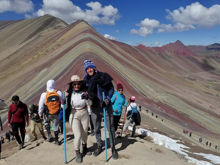 Rainbow Mountain Cusco Tour + Breakfast and lunch - Buffet lunch in Paucarpata: a real reset after the climb