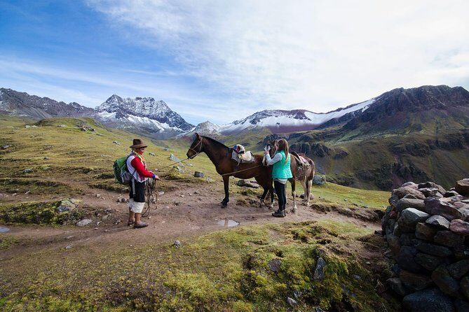 Rainbow Mountain Day Trip from Cusco: Vinicunca Hiking Tour - Guides, pacing, and the small-group advantage