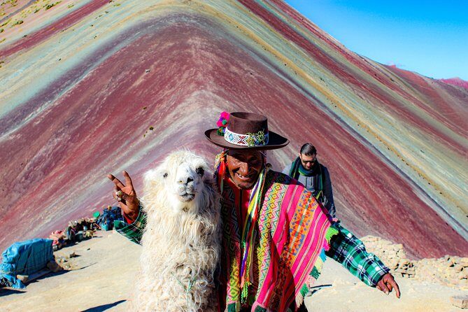 Rainbow Mountain Full-Day Hiking Tour - From Trailhead at Fulawasipata to Ausangate Views