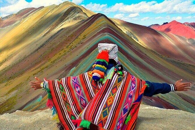 Rainbow Mountain Tour Includes Buffet Lunch - Lunch buffet at Pitumarka: a proper payoff after the descent