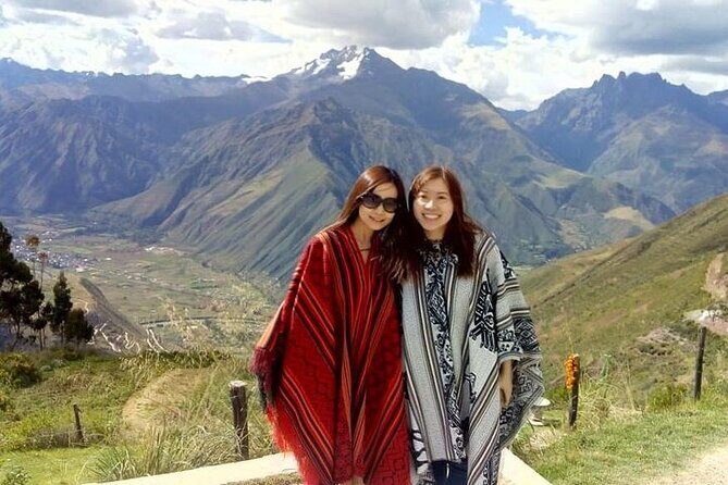 Sacred Valley: Chinchero, Moray, Maras Salt Mines & Ollantaytambo - Urubamba lunch: refuel without losing your afternoon connection