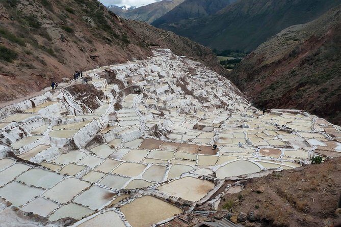 Sacred Valley || Chinchero || Salt Mines || Moray || From Ollantaytambo || - Stop 3: Chinchero and alpaca-clothing shopping