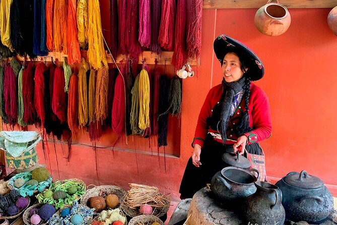 Sacred Valley in private: 1 day of Inca culture and landscapes - Chinchero Textile Center and Terraces: natural dyes and working farms