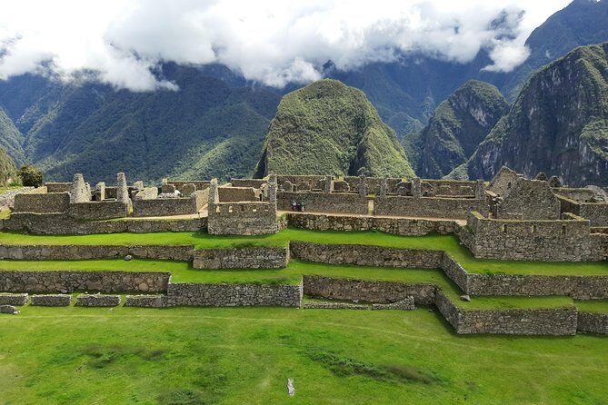 Sacred Valley & Machu Picchu Sunrise Tour – 2 Days - Day 1 in the Sacred Valley: Pisac first, then Ollantaytambo by train connection