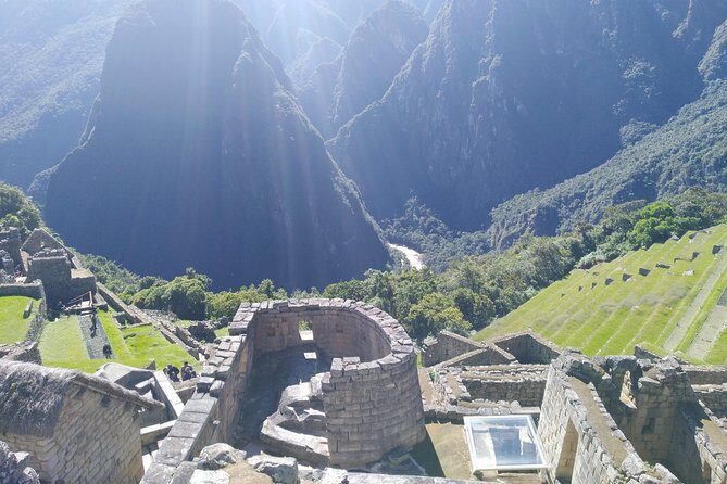 Sacred Valley & Machu Picchu Sunrise Tour – 2 Days - Day 2: getting to the Machu Picchu entrance and pacing your guided visit