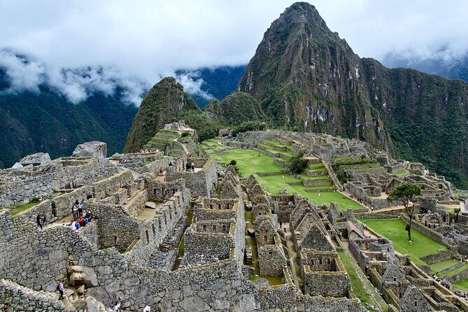 Sacred Valley Machu Picchu Tour (2 Days) - Ollantaytambo: Cobblestones, Ruins, and Catching the Train