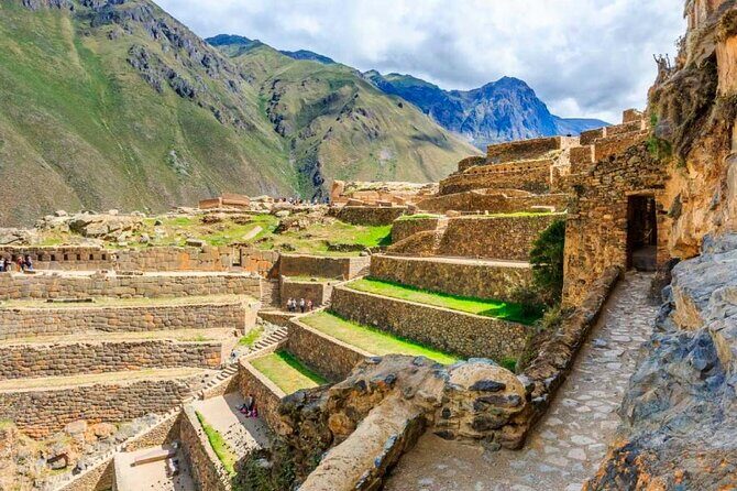 Sacred Valley Machu Picchu Tour (2 Days) - Aguas Calientes at Night: Your Base for Machu Picchu Morning