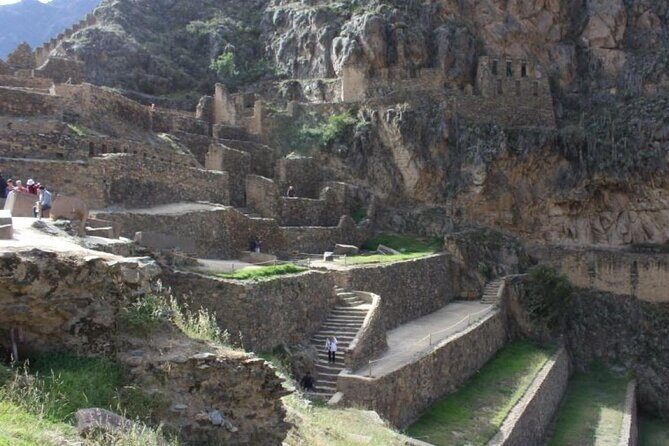 Sacred Valley, Machupicchu and Rainbow Mountain Tour / 3 Days - Day 1 Sacred Valley Hits: Chinchero, Moray, and Salinas de Maras
