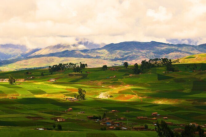 Sacred Valley & Maras Salt Mines Full Day Tour from Cusco - Moray: circular terraces and the idea of microclimates