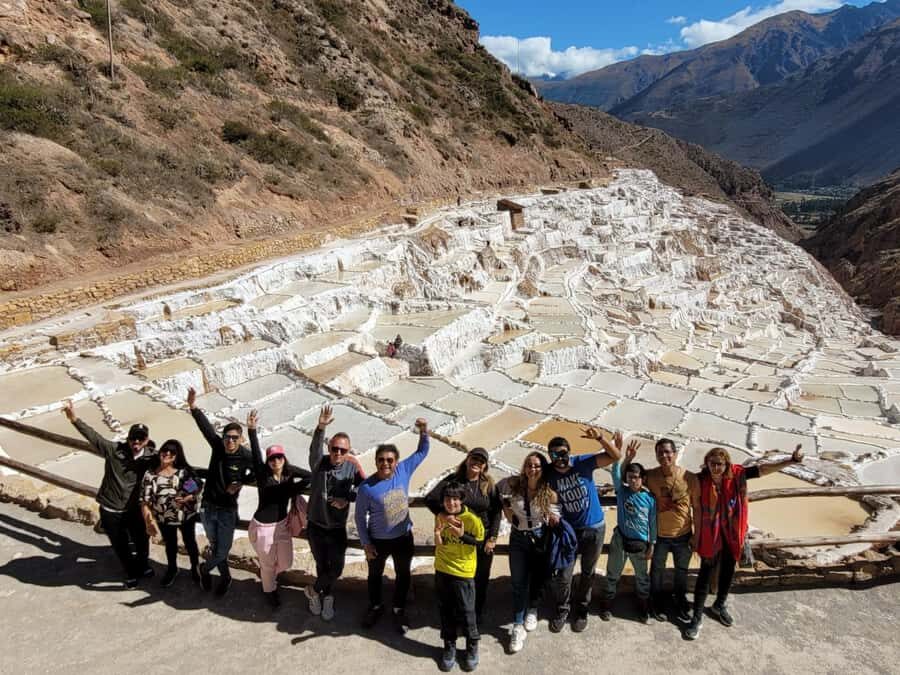 Sacred valley MorayMaras Chinchero Ollantaytambo pisaq 1 day - Morning start in Cusco: pickup, drive, and the 7:00 am rhythm