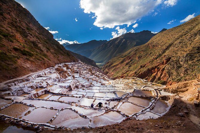 Sacred Valley of the Incas with Moray and Salt mines - Chinchero: Inca walls, a 16th-century church, and live textiles